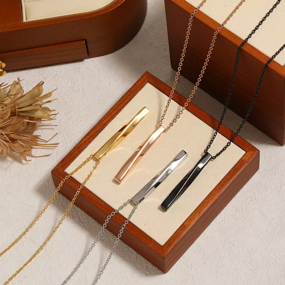 Ladi necklace